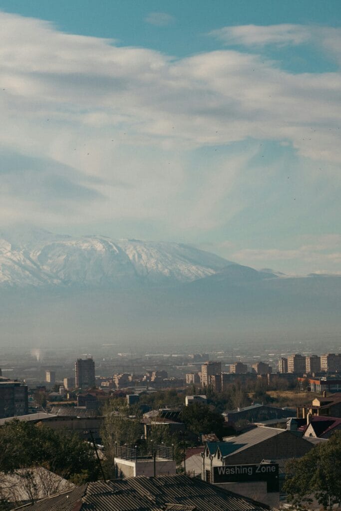 يريفان وإطلالة جبل أرارات في الخريف – أرمينيا