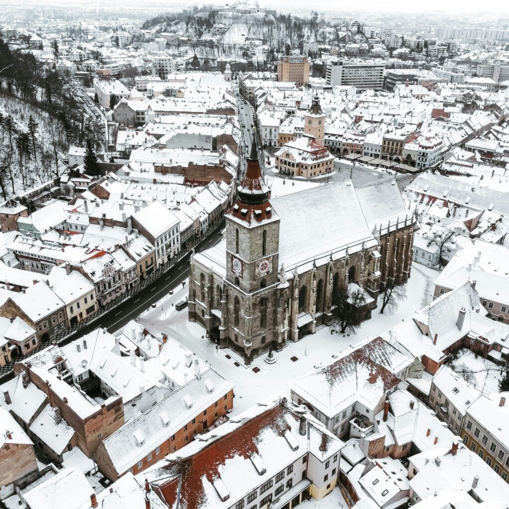 قلعة بران في شتاء ترانسيلفانيا – رومانيا